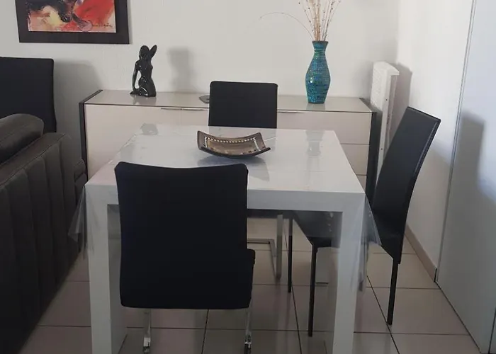 Moderne Mit Meerblick By Interhome דירה